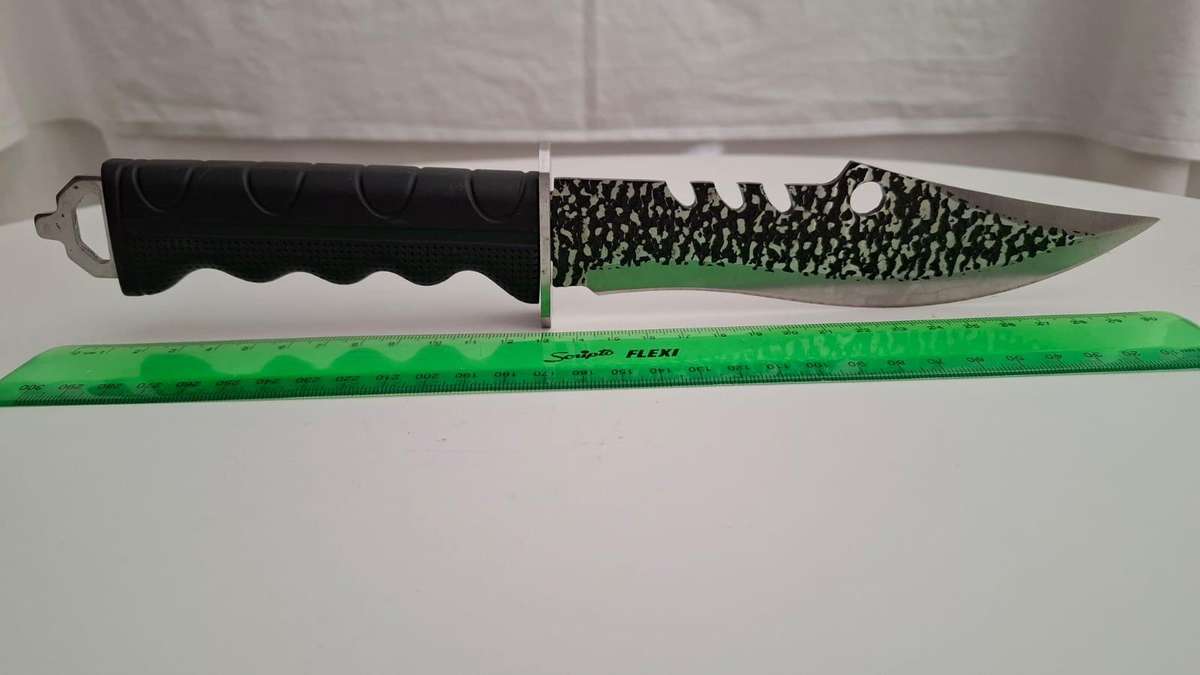 Stunning Tactical  Wilderness  Self-Defence Hunting Knife in Good Condition