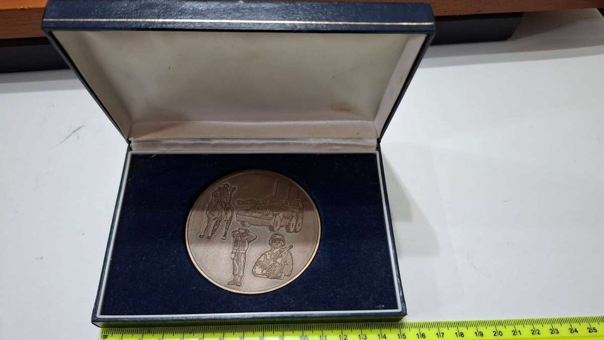 Very Rare SADF Medallion Awarded to Lt Kol A Vermeulen-Sterkte met die Toekoms 2Jun99 NW KMDMT Boxed