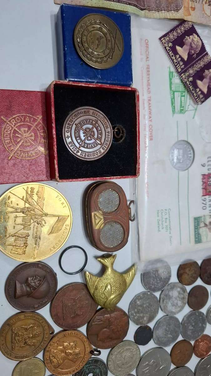 Large Collection of Coins , Notes ,Medals ,Tokens and other Collectable Items Bidding for the Lot