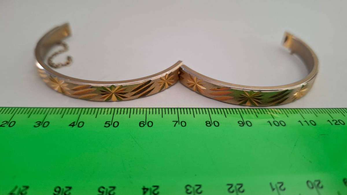 18 ct Rolled Gold Plated Bracelet - Safety Chain needs Repair