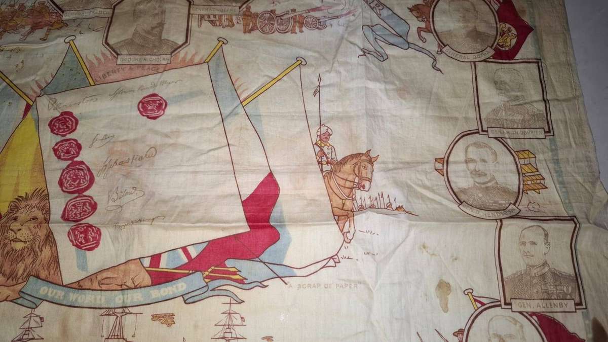 Stunning Vintage 1910"s WW1 Silk Souvenir in Good Condition