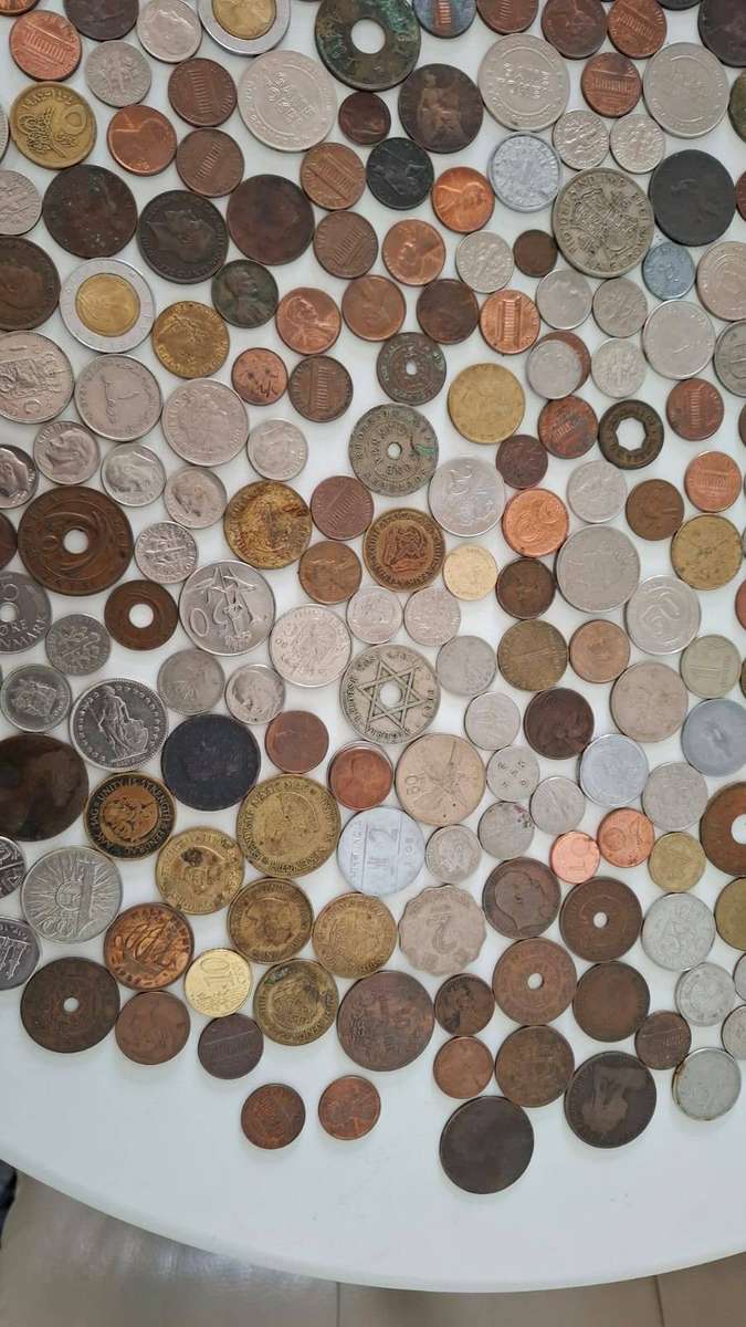 Collection of Vintage and Other South Africa/International Coins and Tokens in Old Tin Box +/- 2KG