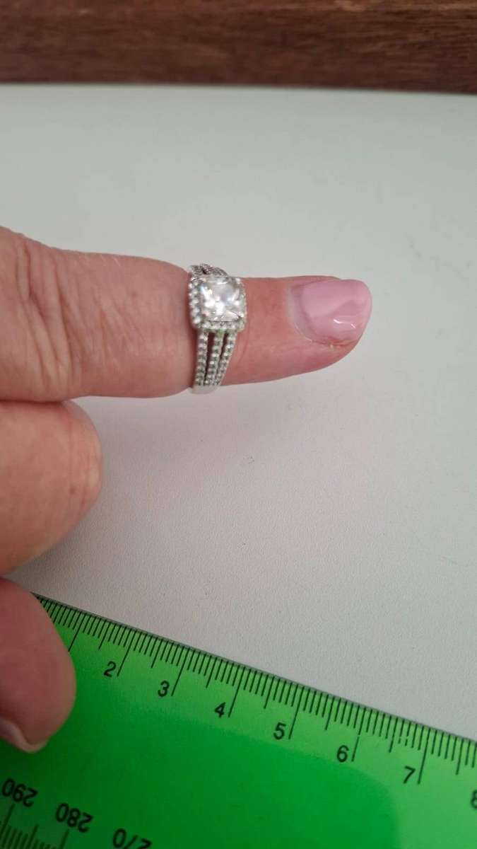 Stunning Sterling Silver 925 Engagement Ring with With Stone- 3.9 Grams-Dim 16mm Excellent Condition