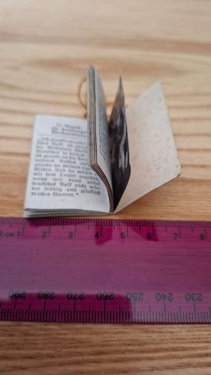 WW2 Nazi Propaganda Booklet titled"Der Fuhrer macht Geschichte" The Fuhrer makes History Good Cond.