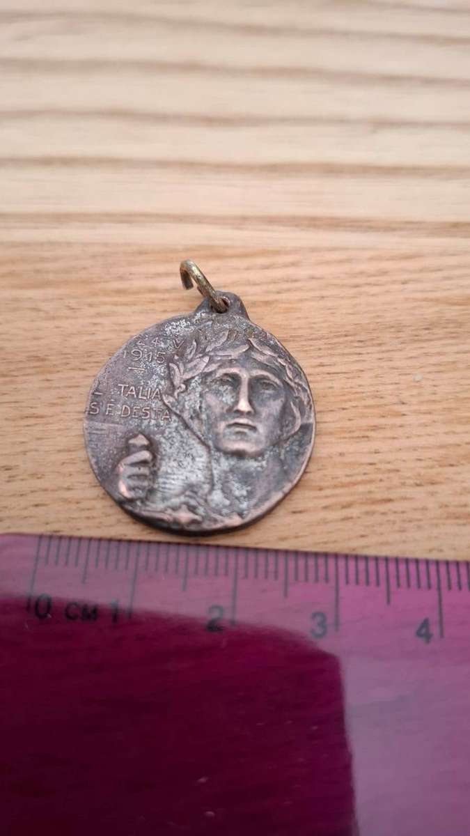 WW1` Commemorative Medal for the Italian -Austrian Wat of 1915-1918