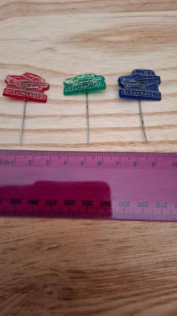 Three Stunning Vintage Opel Kadett/Record/Kapitan Plastic Pin Badges in Good Condition