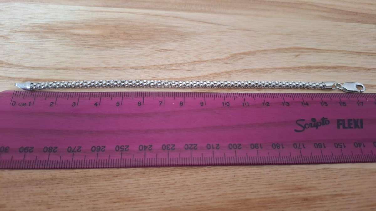 Beautiful 925 Sterling Italy Silver Bracelet   - In excellent condition 17.5 cm long (4.2 grams)