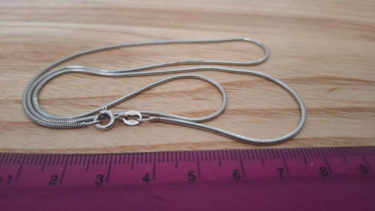 Stunning Vintage 925 Sterling Silver Snake Chain Necklace - Excellent Condition(5.8Grams) 49 cm Long