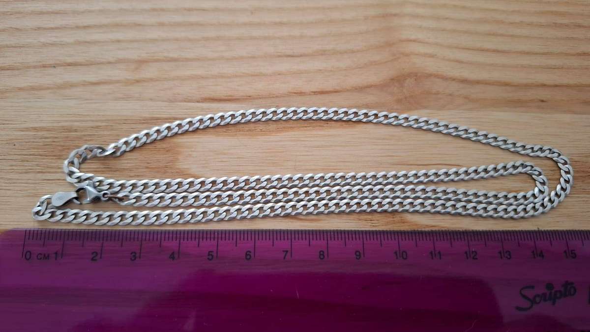 Stunning 925 Silver Cuban Link Chain Necklace 60cm Long - 10.1 Grams - Excellent Condition