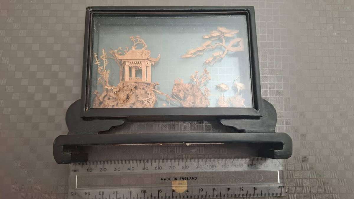 Vintage Traditional Handicraft Chinese Cork Diorama (Ruanmu Hua)in Good Condition