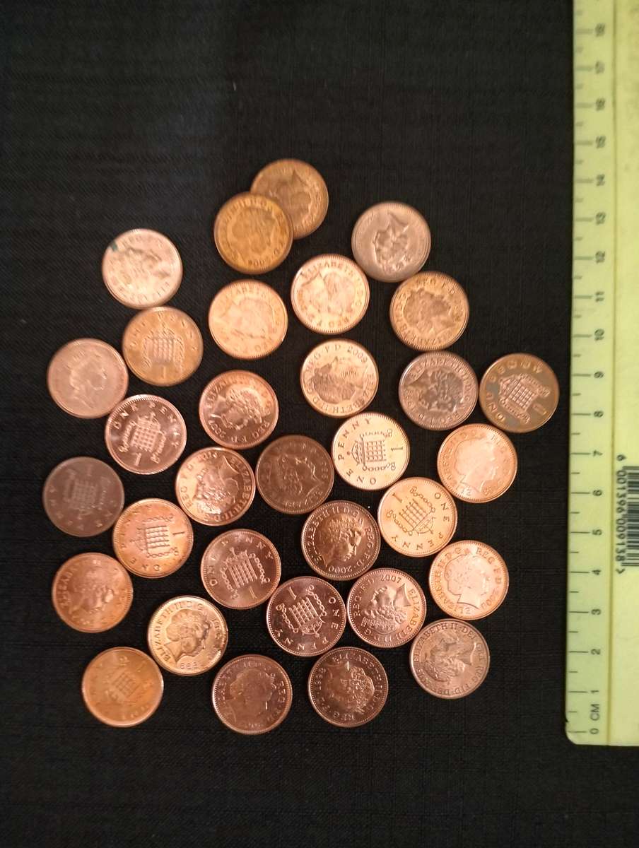Joblot of 32 British One Penny Coins - Please view the description for more information