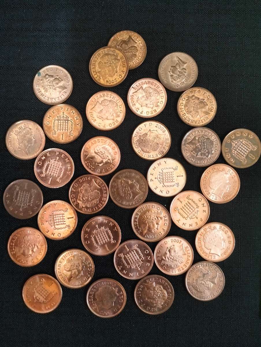Joblot of 32 British One Penny Coins - Please view the description for more information