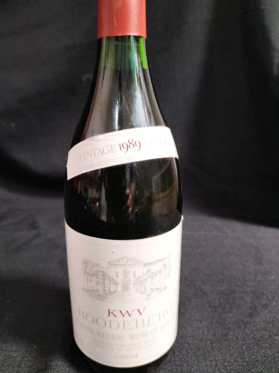 Vintage 1989 Vintage KWV Roodeberg  - 750ml - Sealed - Bottled by KWV