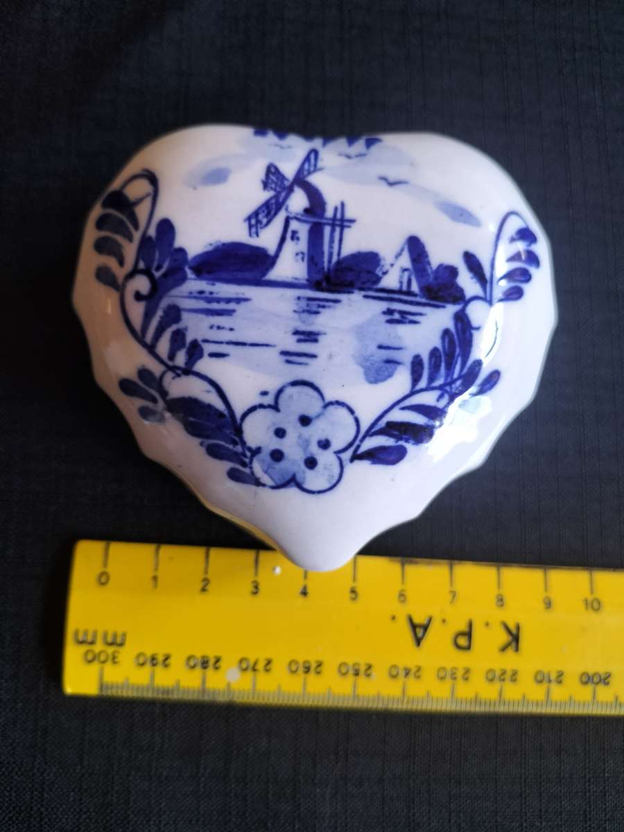 Vintage Hand-Painted Delft Blue Ceramic Heart Trinket or Juwelry Box from Holland