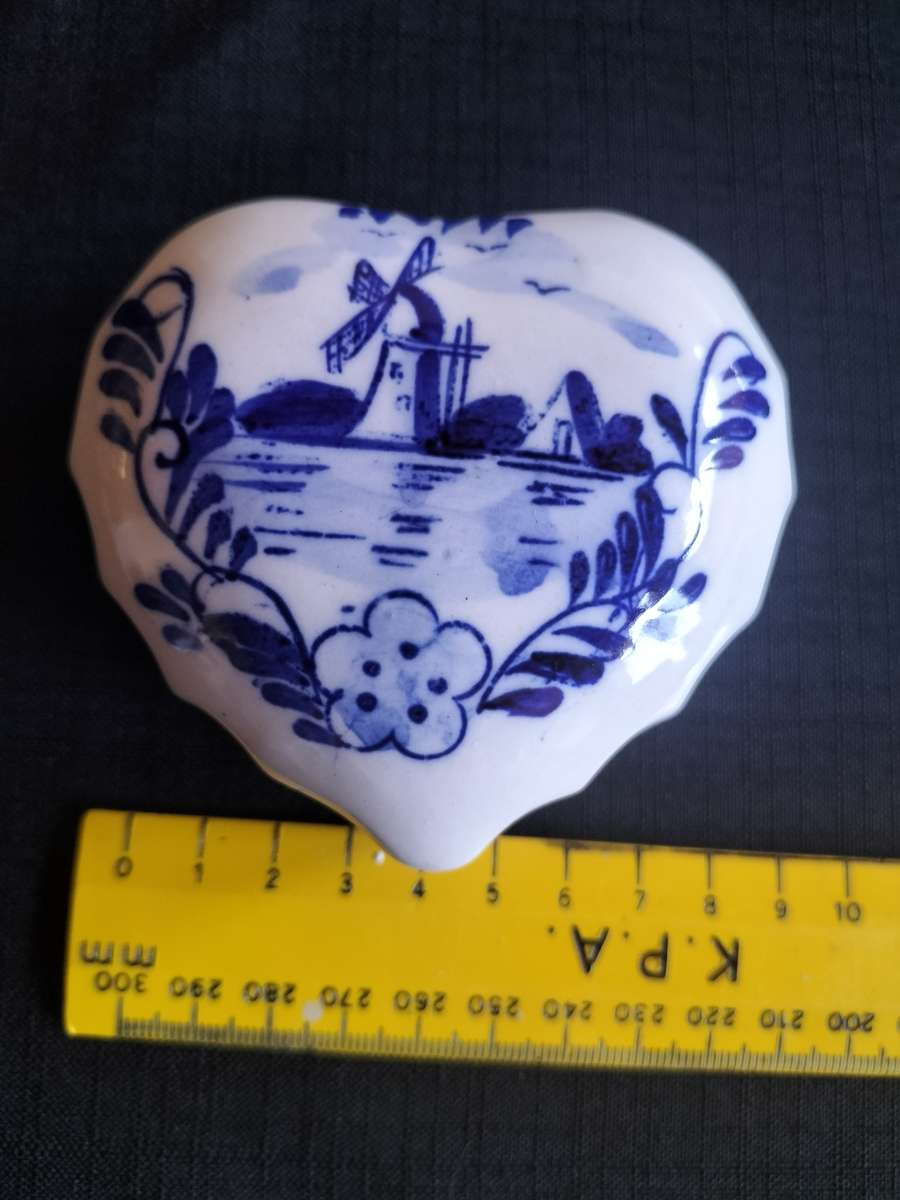 Vintage Hand-Painted Delft Blue Ceramic Heart Trinket or Juwelry Box from Holland