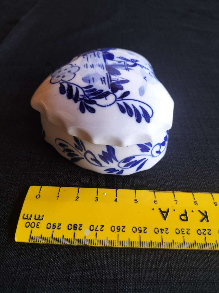Vintage Hand-Painted Delft Blue Ceramic Heart Trinket or Juwelry Box from Holland