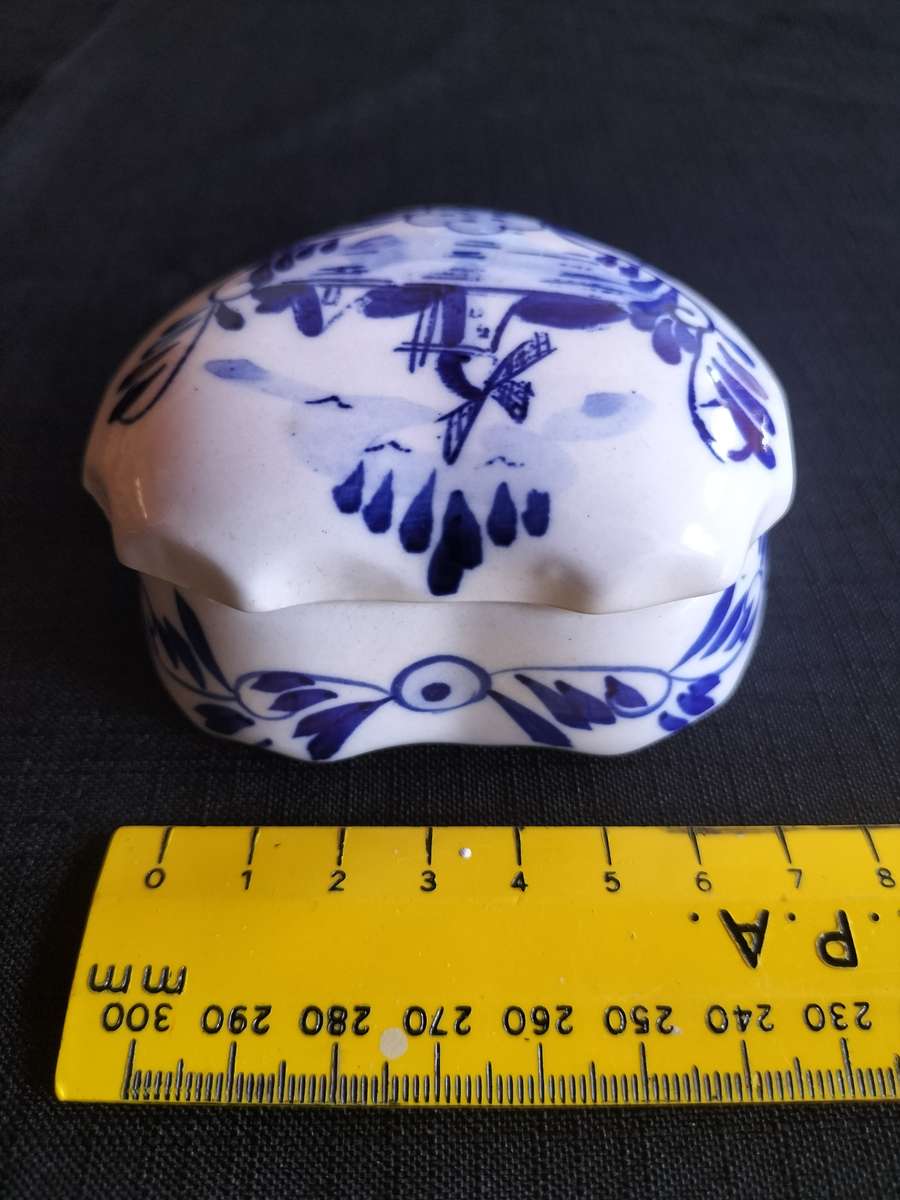 Vintage Hand-Painted Delft Blue Ceramic Heart Trinket or Juwelry Box from Holland