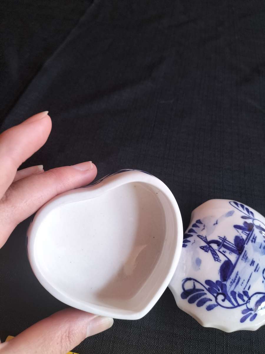 Vintage Hand-Painted Delft Blue Ceramic Heart Trinket or Juwelry Box from Holland