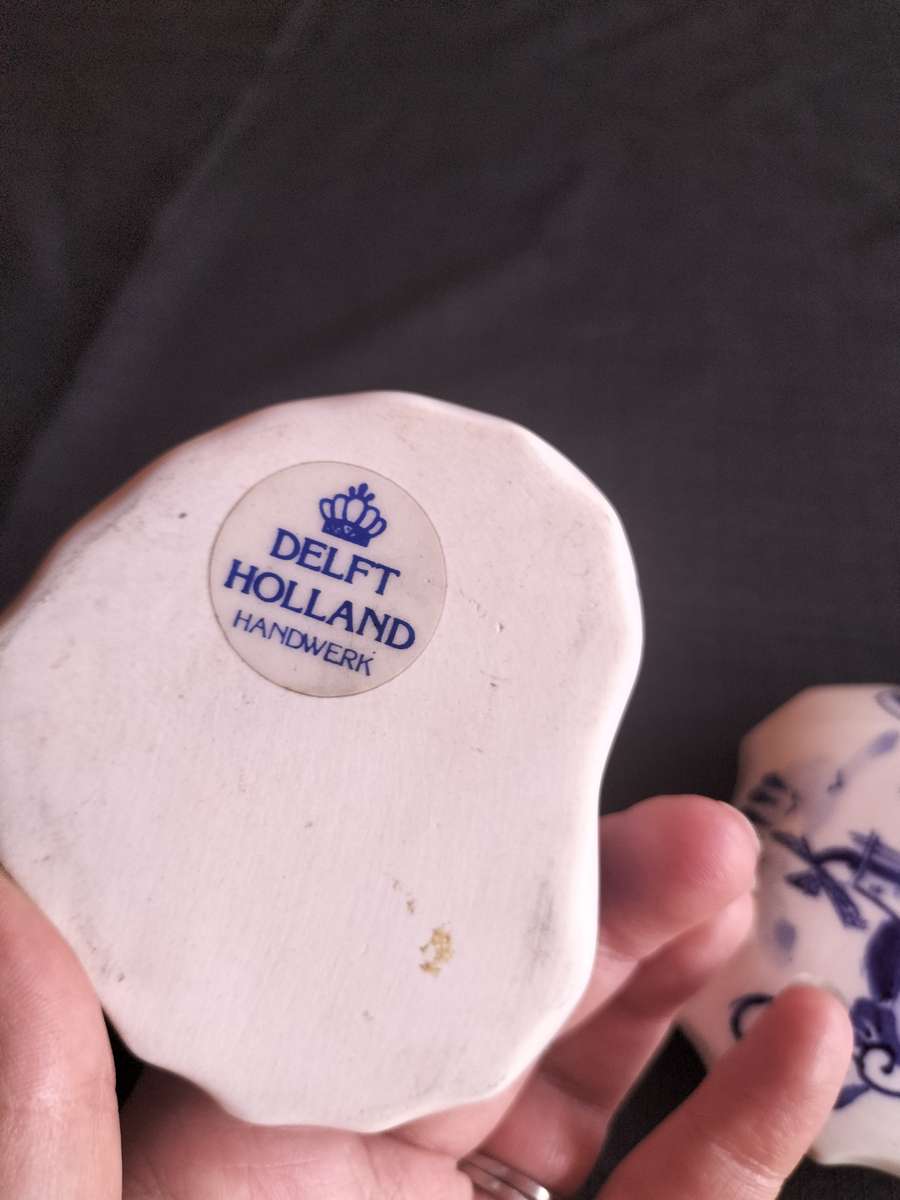 Vintage Hand-Painted Delft Blue Ceramic Heart Trinket or Juwelry Box from Holland