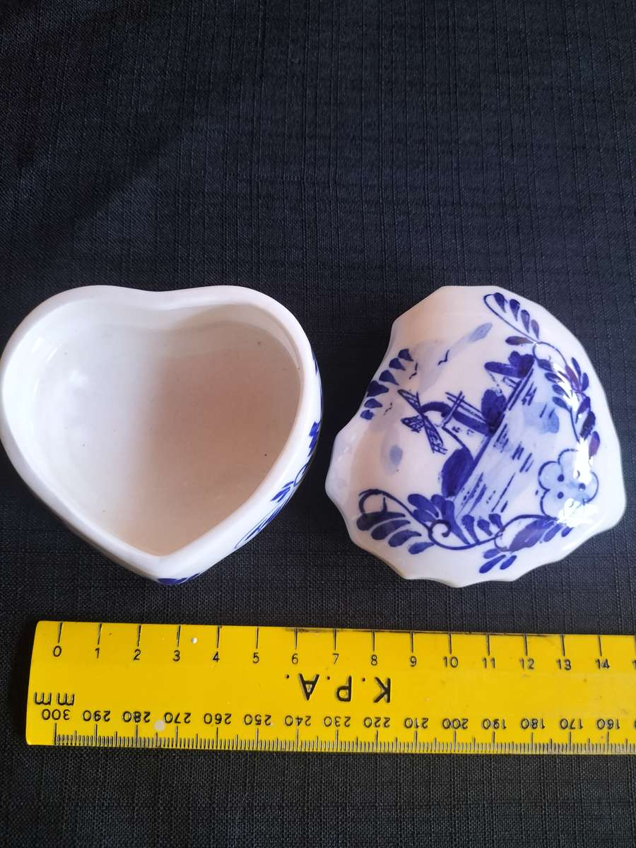 Vintage Hand-Painted Delft Blue Ceramic Heart Trinket or Juwelry Box from Holland