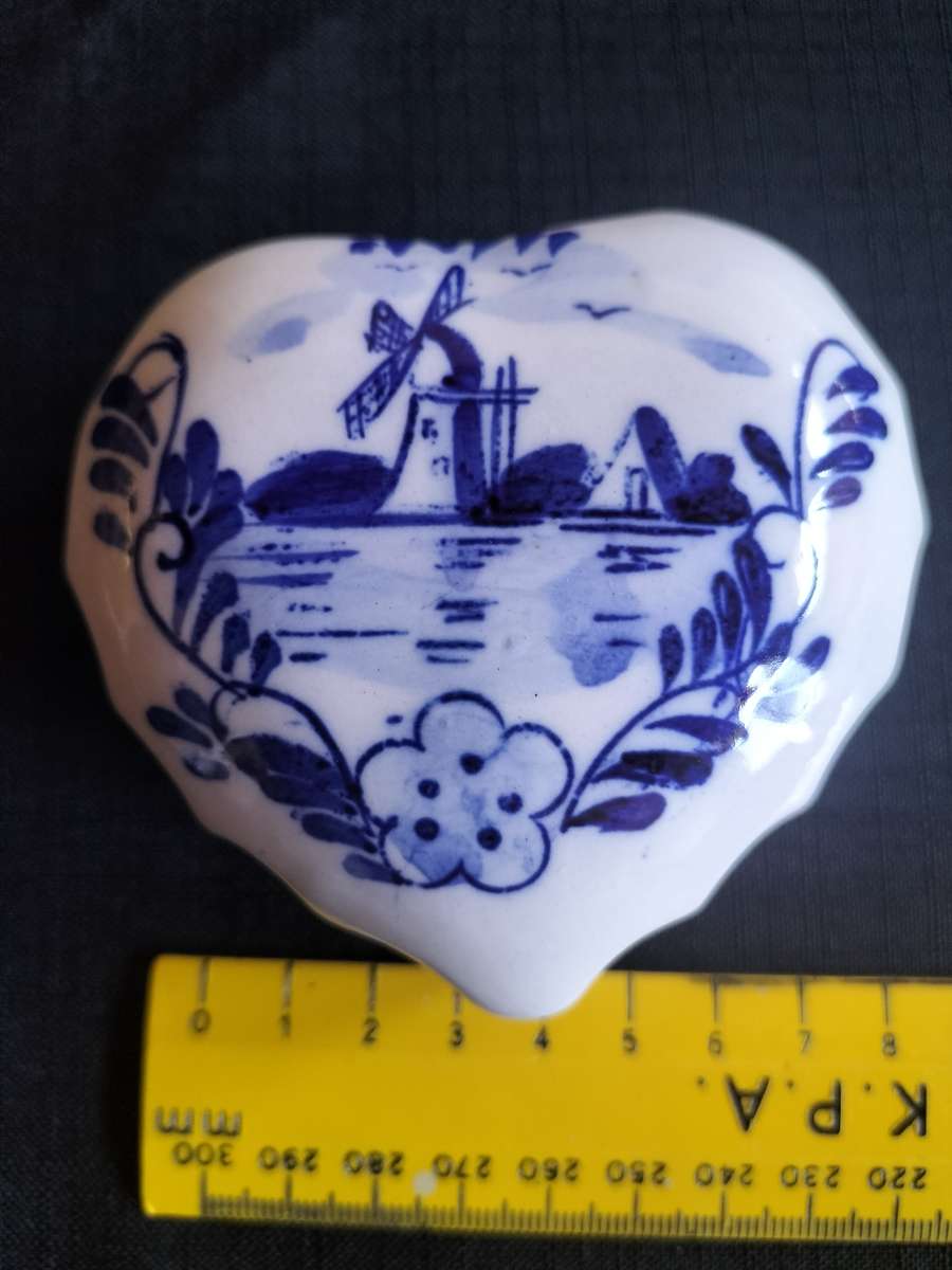 Vintage Hand-Painted Delft Blue Ceramic Heart Trinket or Juwelry Box from Holland