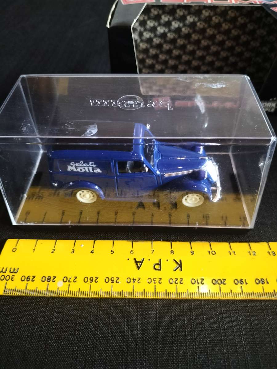 Vintage Brumm R329 Fiat 1100E Furgone Gelati Motta 1950- Scale 1/43  Good Condition