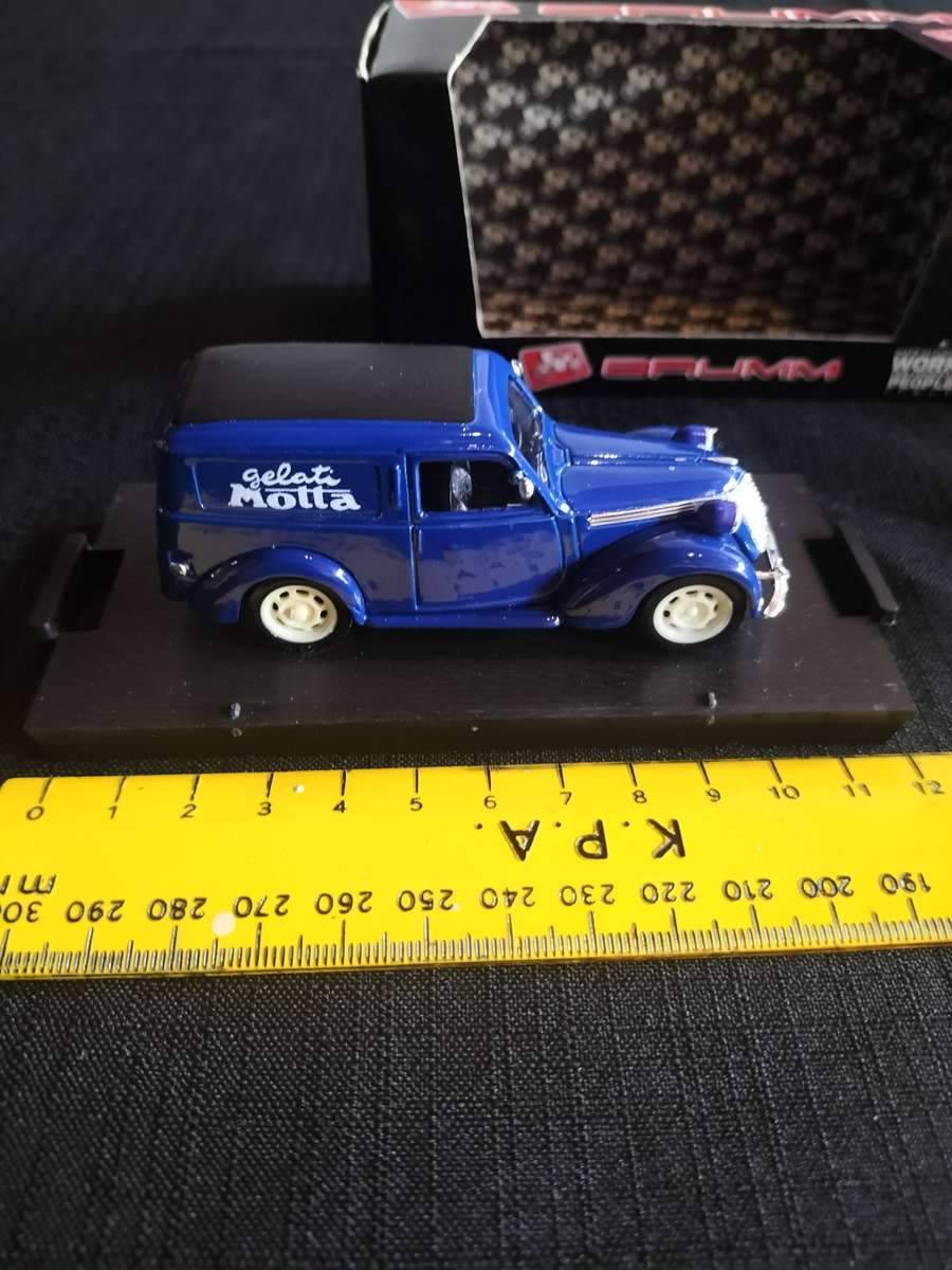 Vintage Brumm R329 Fiat 1100E Furgone Gelati Motta 1950- Scale 1/43  Good Condition