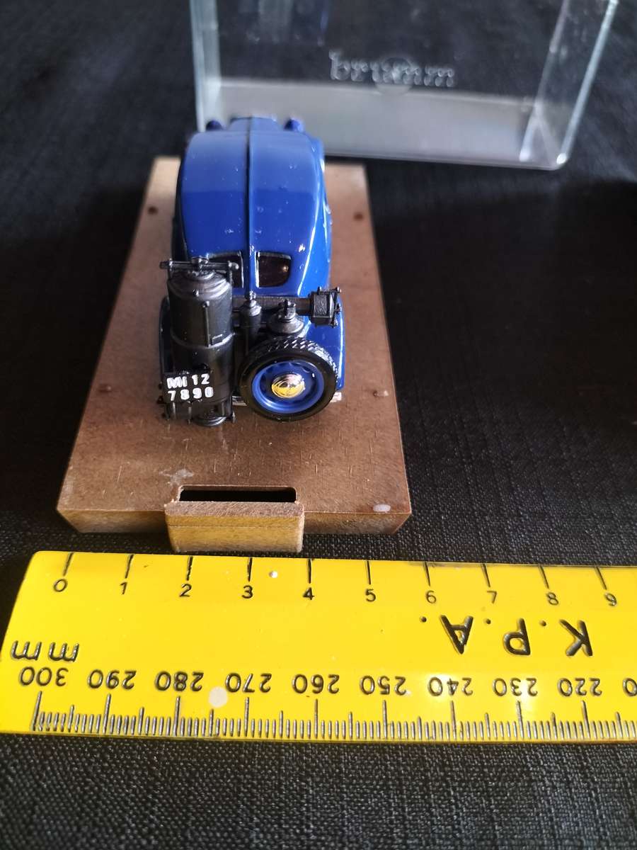 Vintage Brumm R60 , 47HP Lancia Aprilia Berlina 1939-1944 - Versione Gasogeno- Good Condition