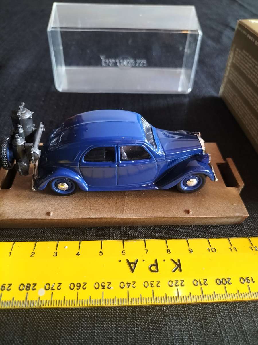 Vintage Brumm R60 , 47HP Lancia Aprilia Berlina 1939-1944 - Versione Gasogeno- Good Condition