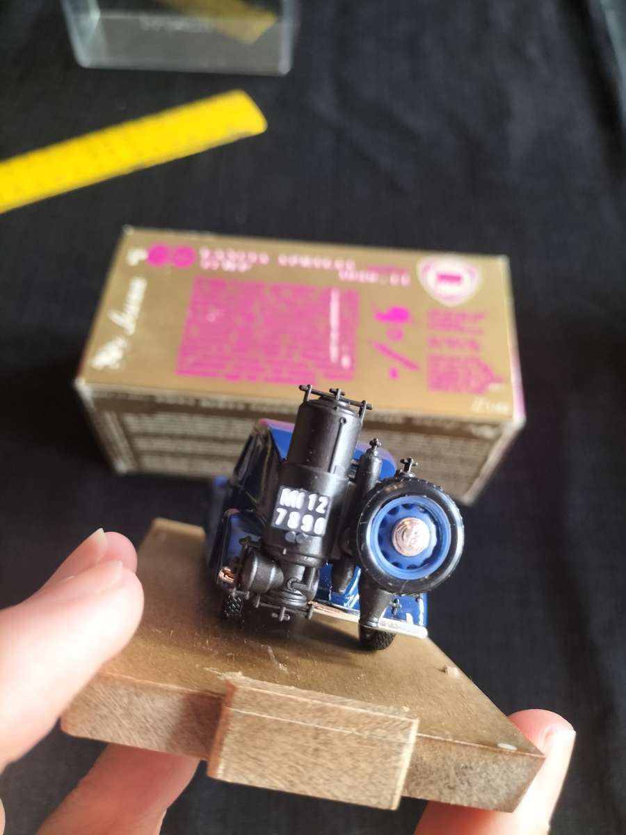 Vintage Brumm R60 , 47HP Lancia Aprilia Berlina 1939-1944 - Versione Gasogeno- Good Condition