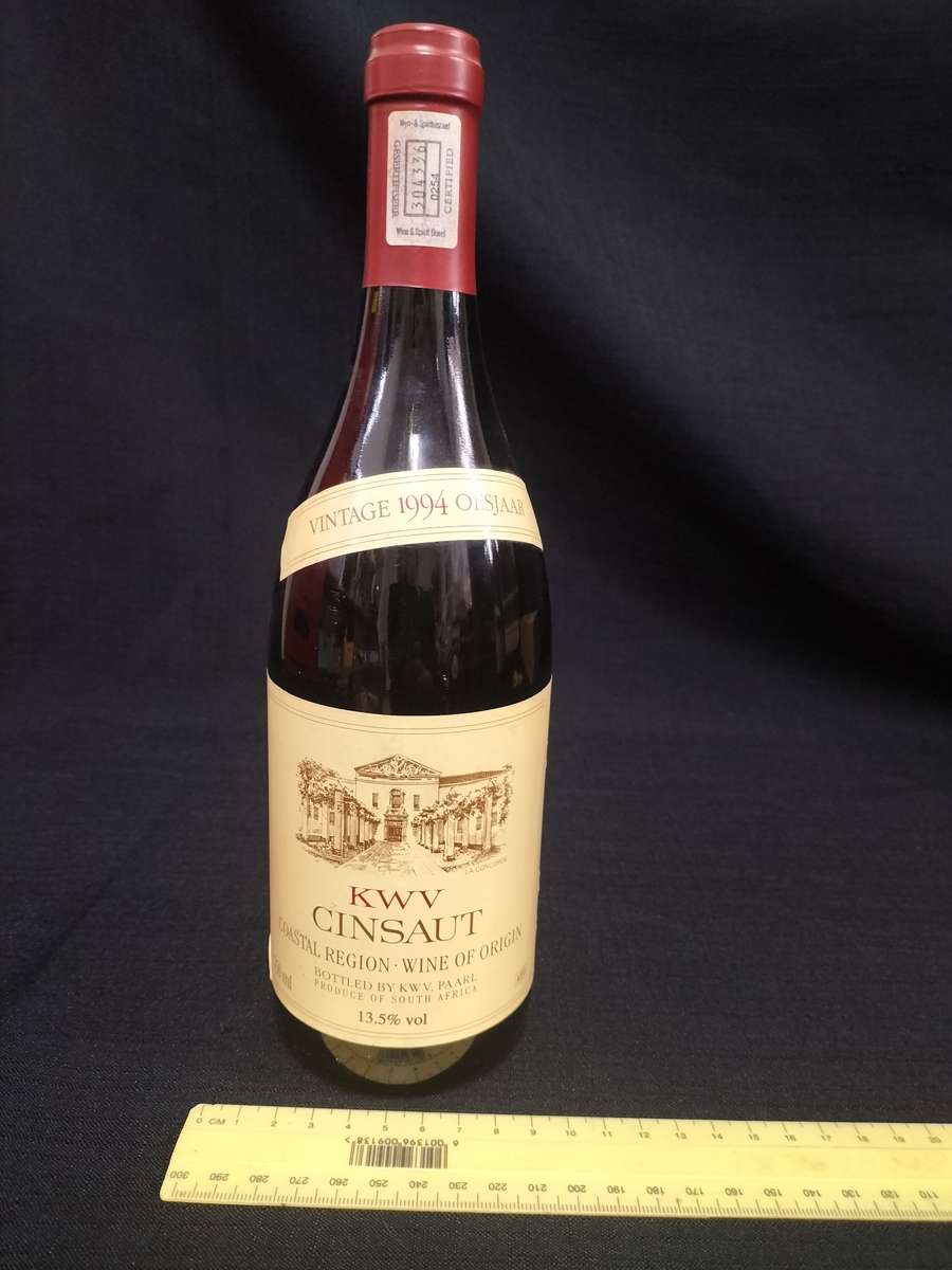Vintage 1994 Oesjaar Vintage KWV Cinsaut - 750ml - Sealed - Bottled by KWV Paarl