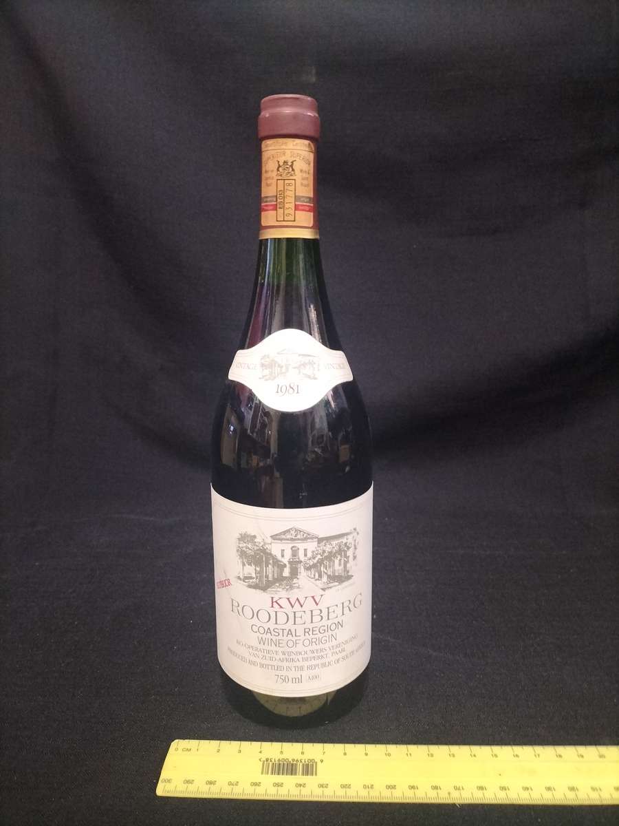 Vintage 1981 Vintage Superior KWV Roodeberg  - 750ml - Sealed