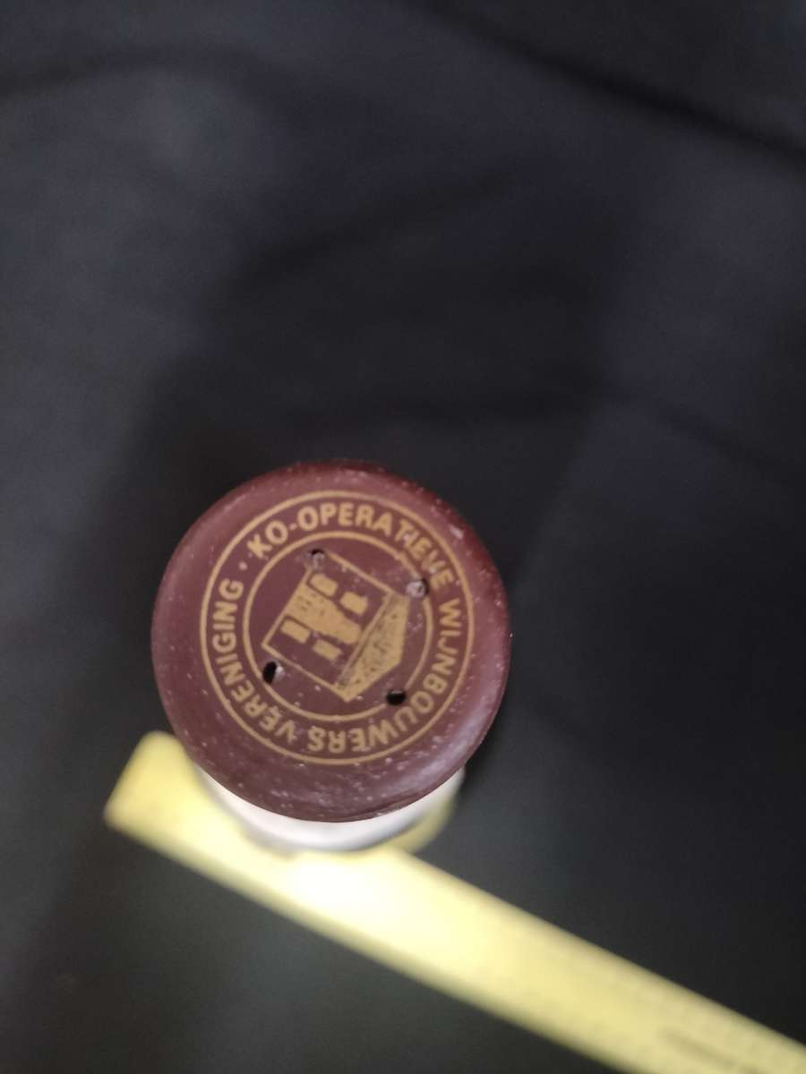 Vintage 1981 Vintage Superior KWV Roodeberg  - 750ml - Sealed