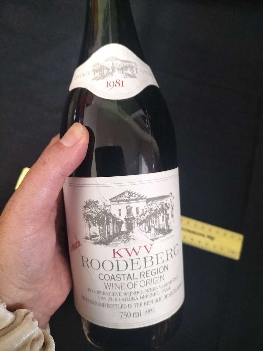 Vintage 1981 Vintage Superior KWV Roodeberg  - 750ml - Sealed