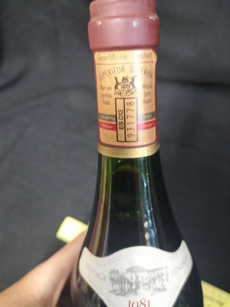 Vintage 1981 Vintage Superior KWV Roodeberg  - 750ml - Sealed