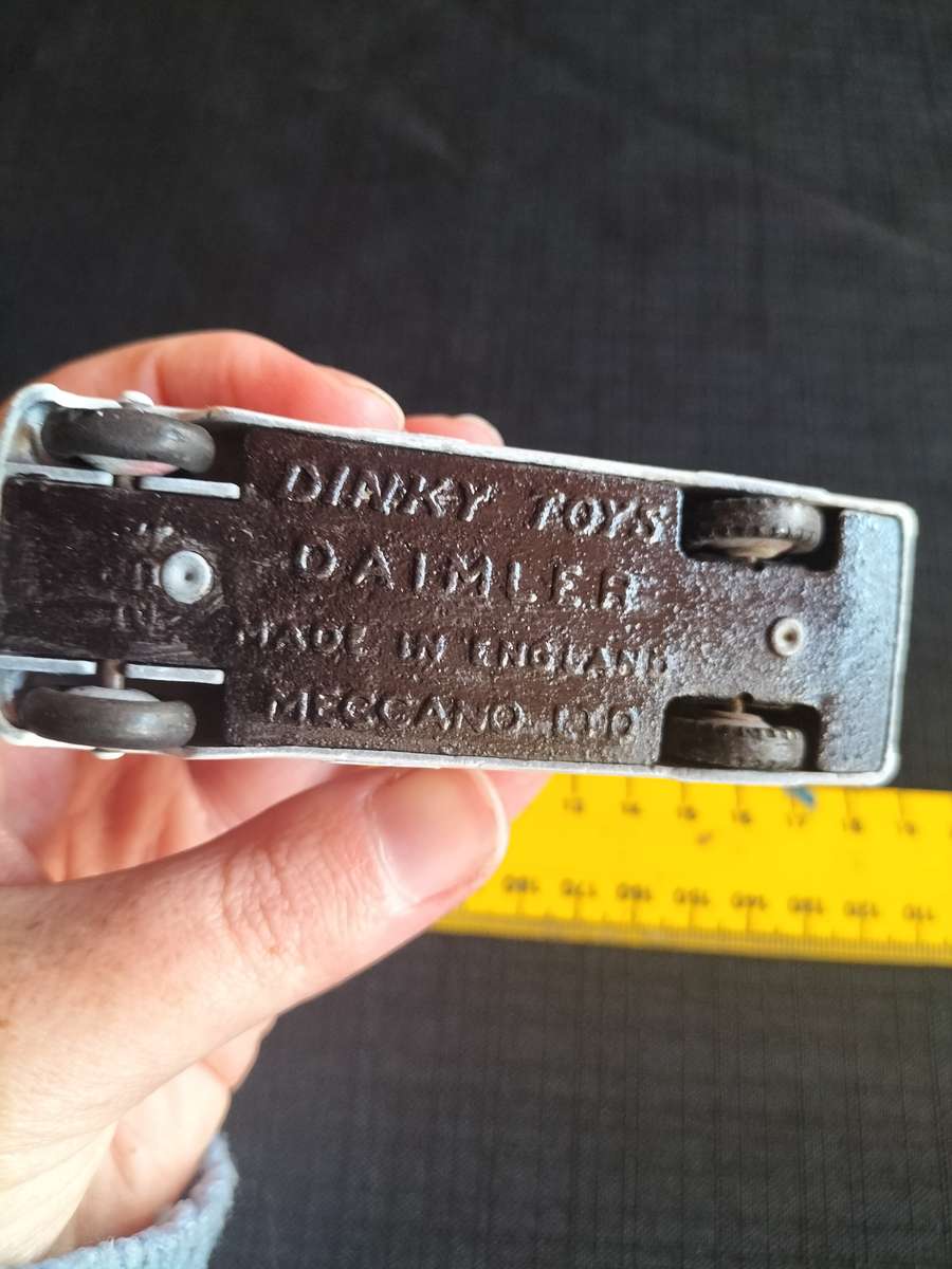 Very Rare Vintage Dinky Toys- 253 - Meccano LTD - Daimler Ambulace -Made in England -See Description