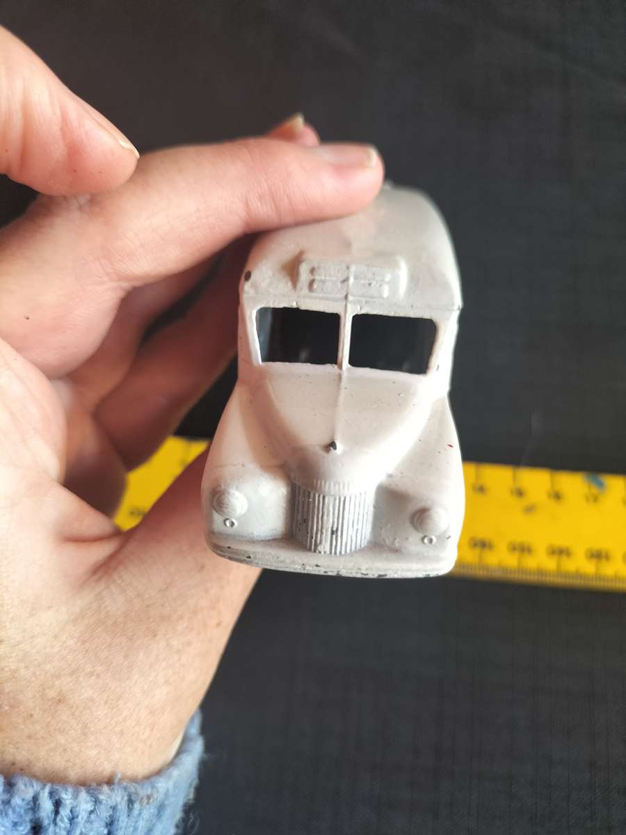 Very Rare Vintage Dinky Toys- 253 - Meccano LTD - Daimler Ambulace -Made in England -See Description