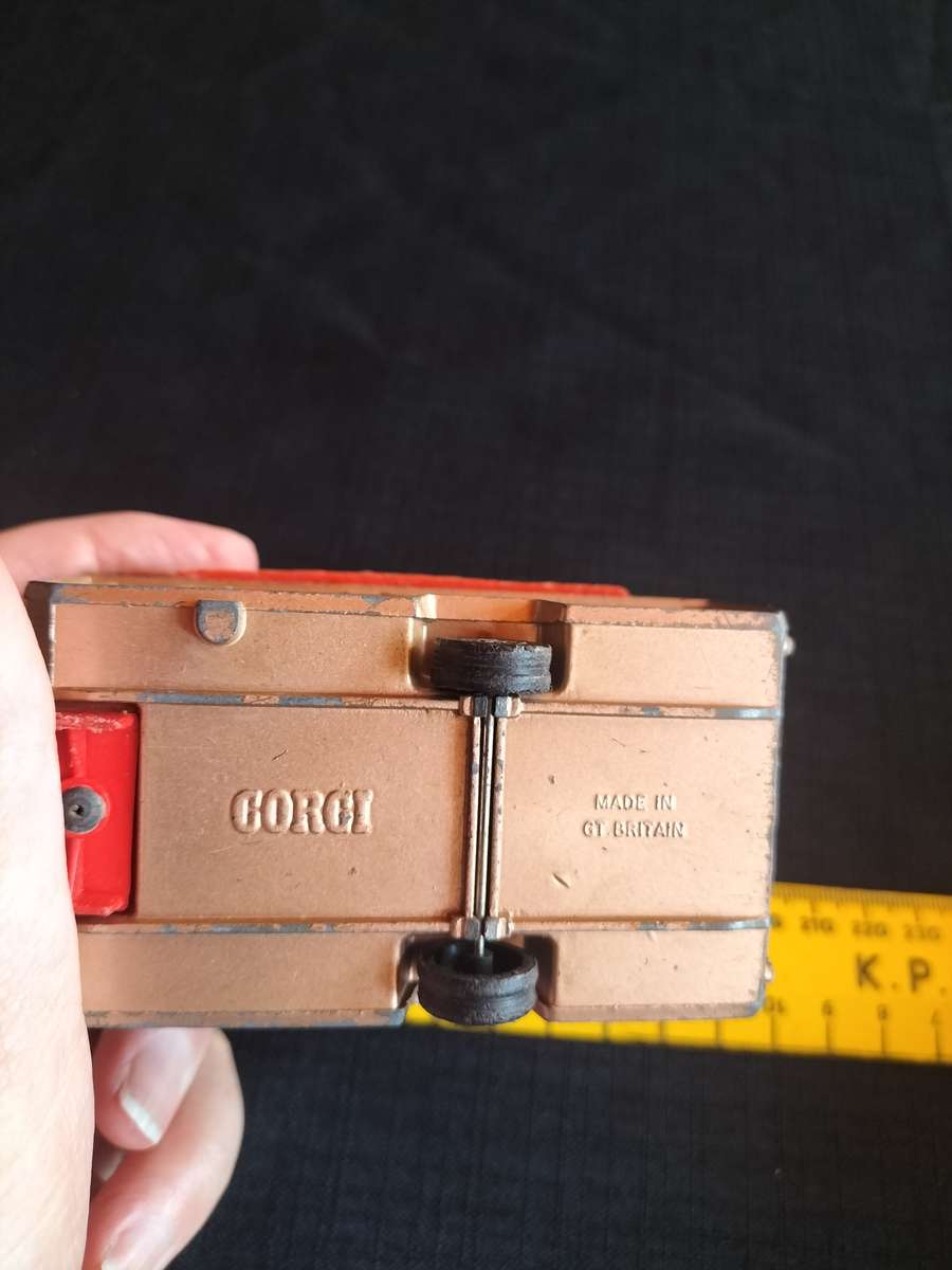 Very Rare Corgi Toys No490 Touring Caravan - Made in GT Britain -View Description