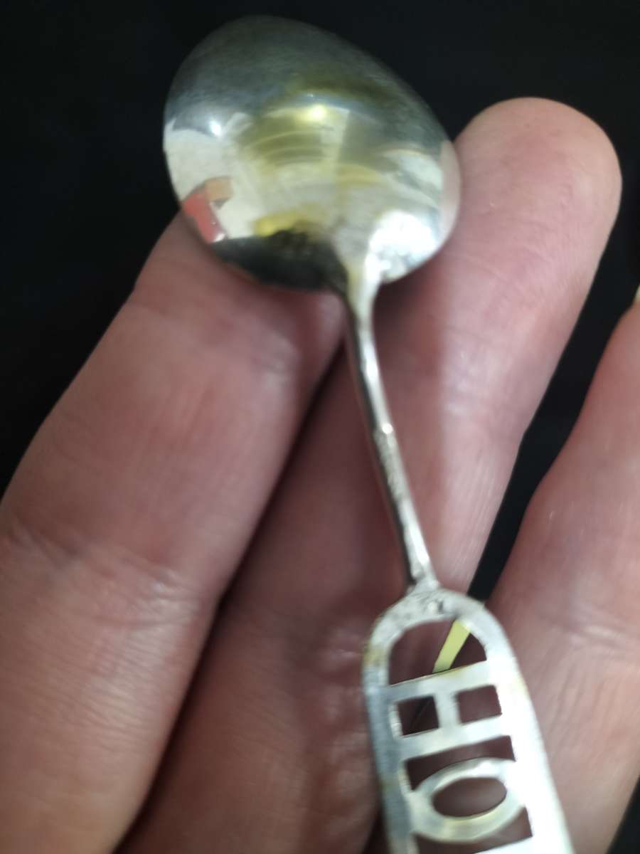 Beautifull Vintage Sterling Silver Souvenir Spoon - Hong Kong - 7.3 g