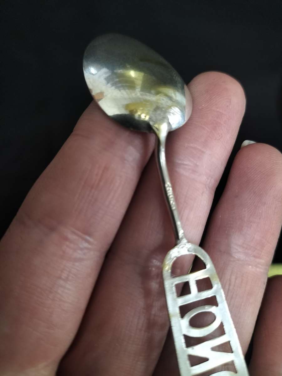 Beautifull Vintage Sterling Silver Souvenir Spoon - Hong Kong - 7.3 g