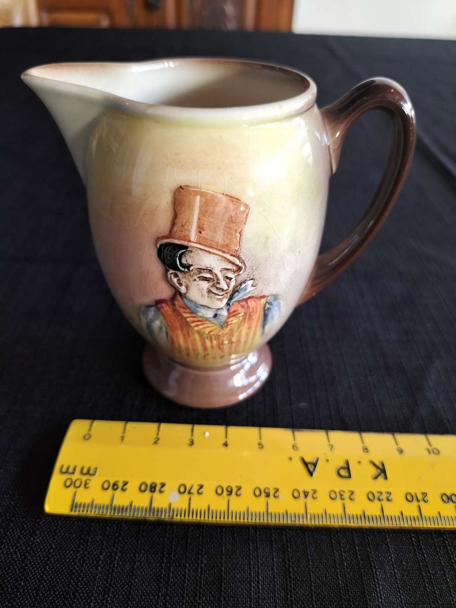 Beautiful Vintage Royal Doulton - Dickens Sam Weller Low Relief Milk Jug D5833 - Made in England