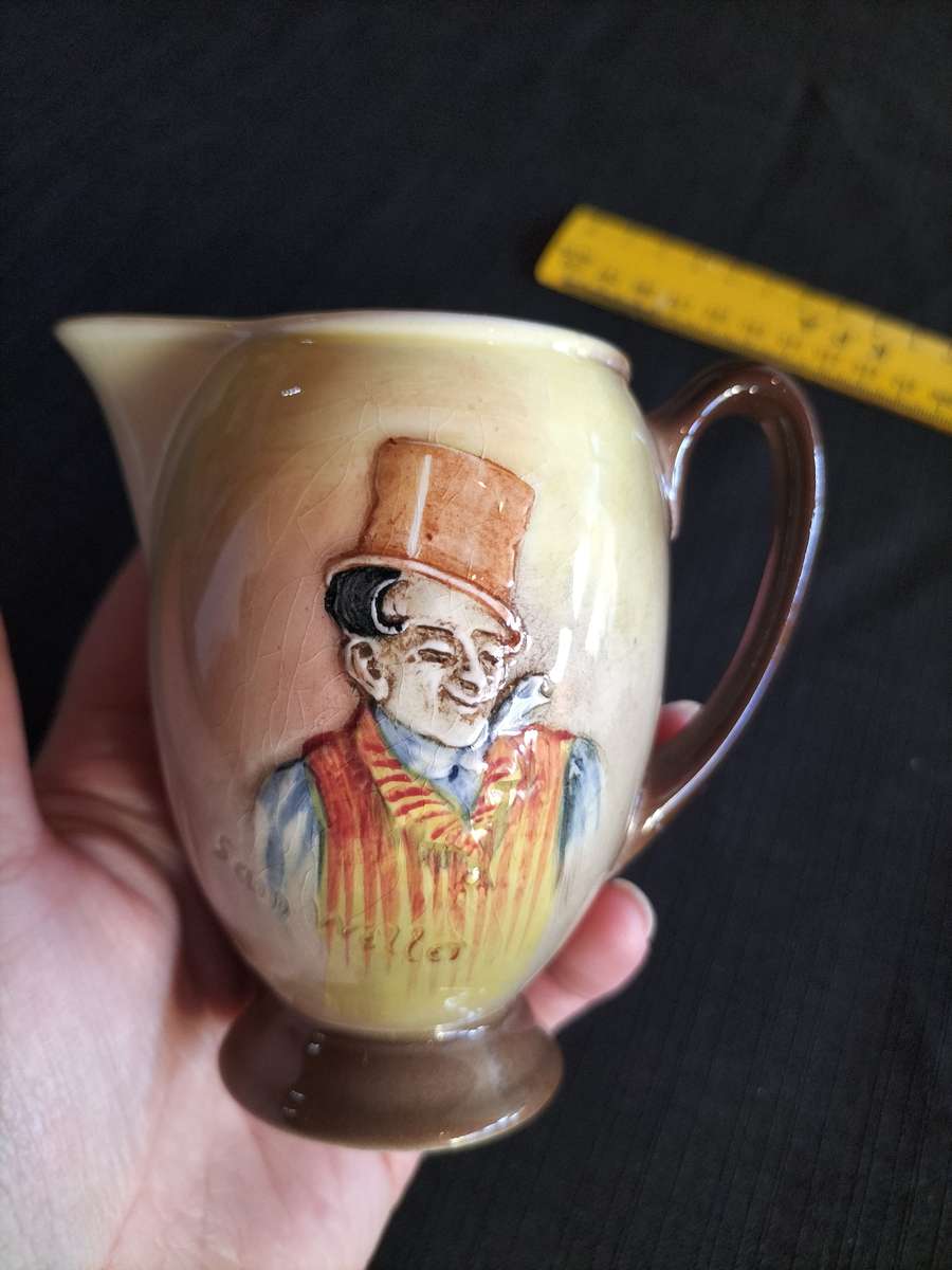 Beautiful Vintage Royal Doulton - Dickens Sam Weller Low Relief Milk Jug D5833 - Made in England