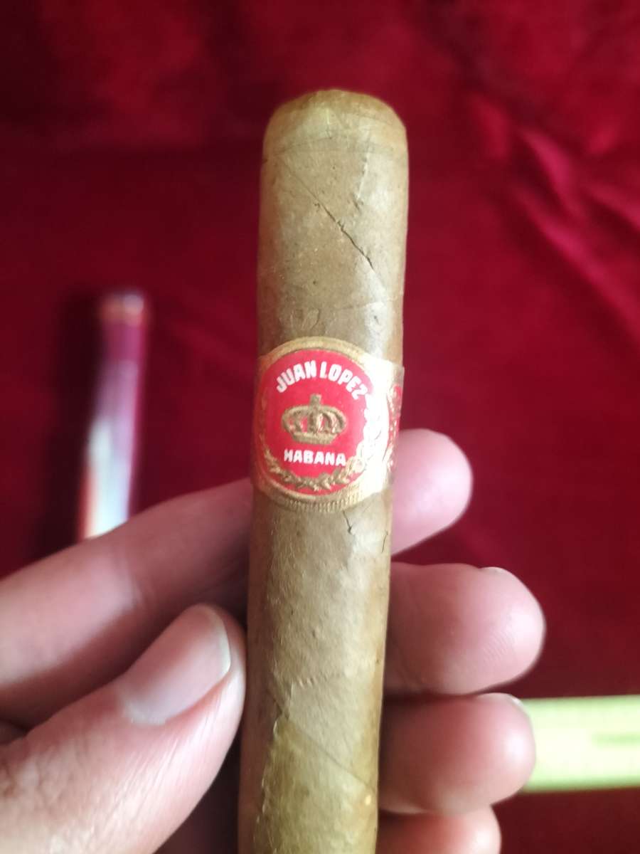 Cigar Case Tube Silver With Gold Band And Juan Lopez Habana Cigar