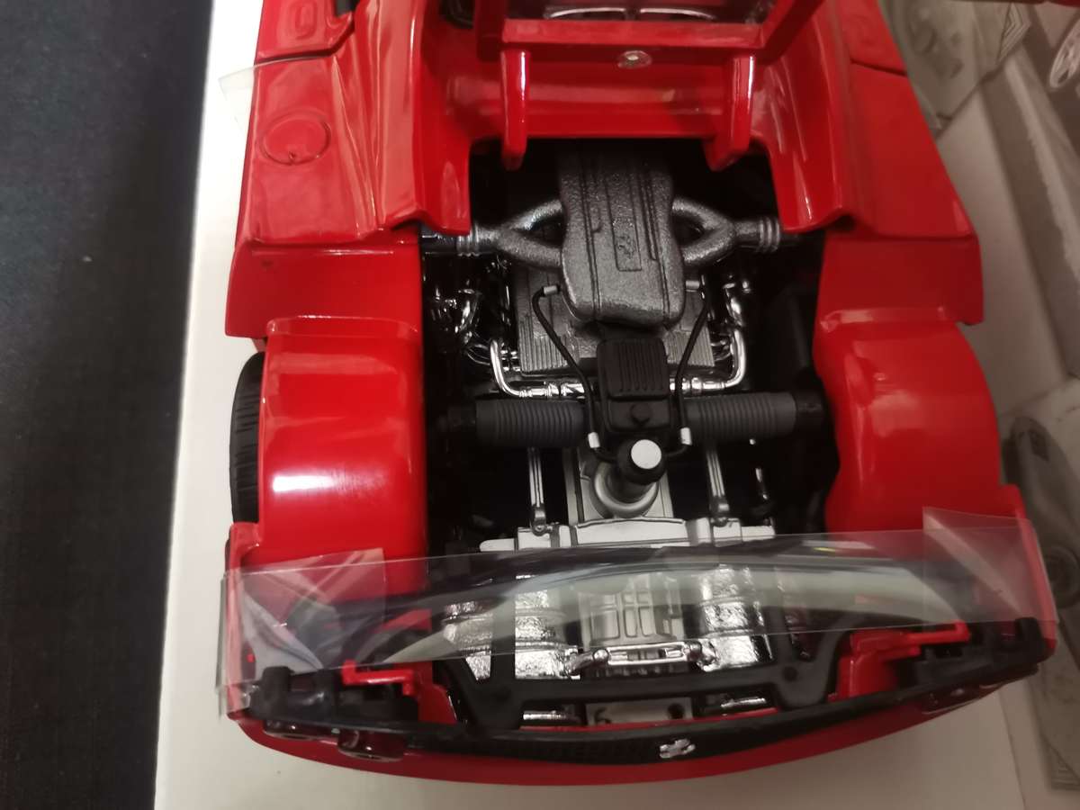 1:18 Hot Wheels Ferrari F50  ( 1947 Ferrari 2007 )In Original Box and in Excellent Condition.