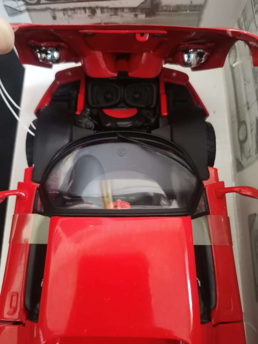 1:18 Hot Wheels Ferrari F50  ( 1947 Ferrari 2007 )In Original Box and in Excellent Condition.