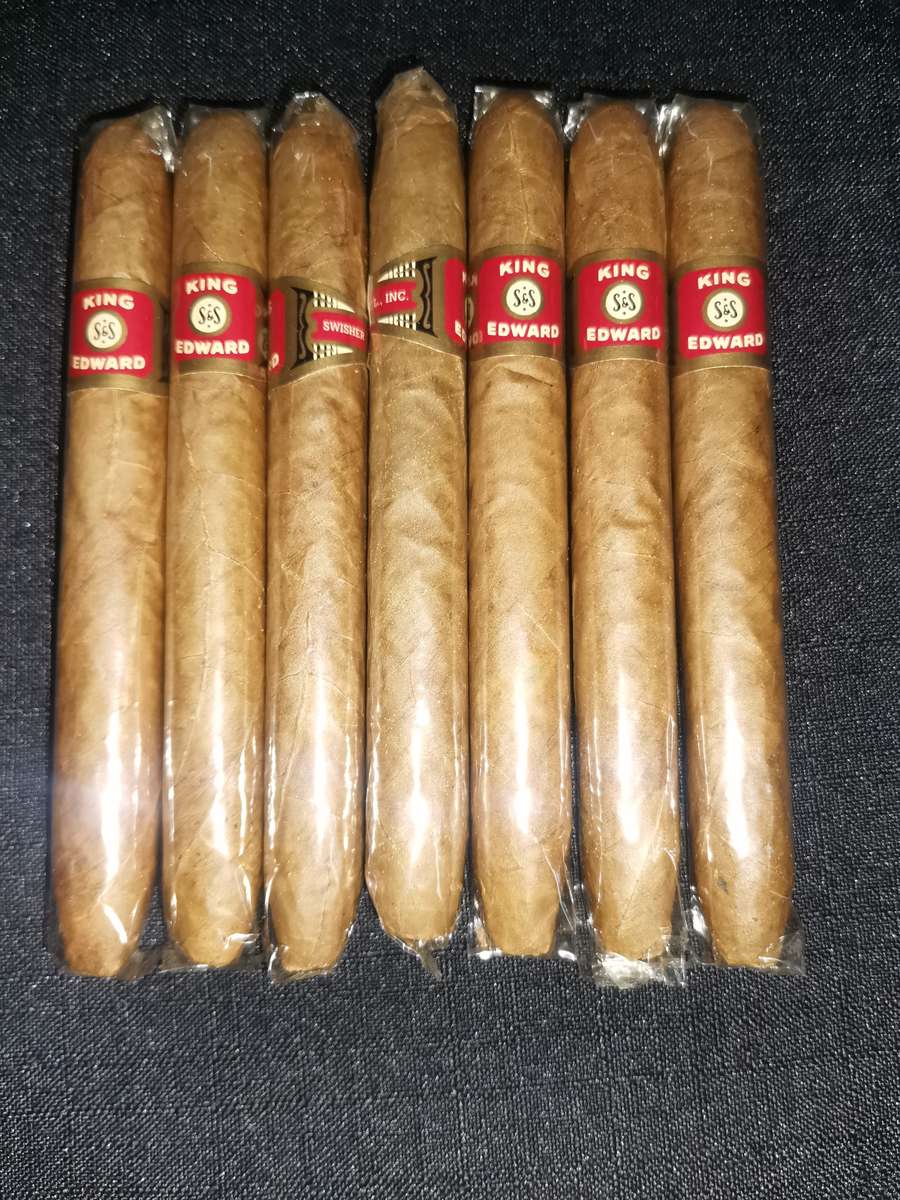 King Edward Invincible Deluxe Cigar Box  with Seven Cigars in Original Box