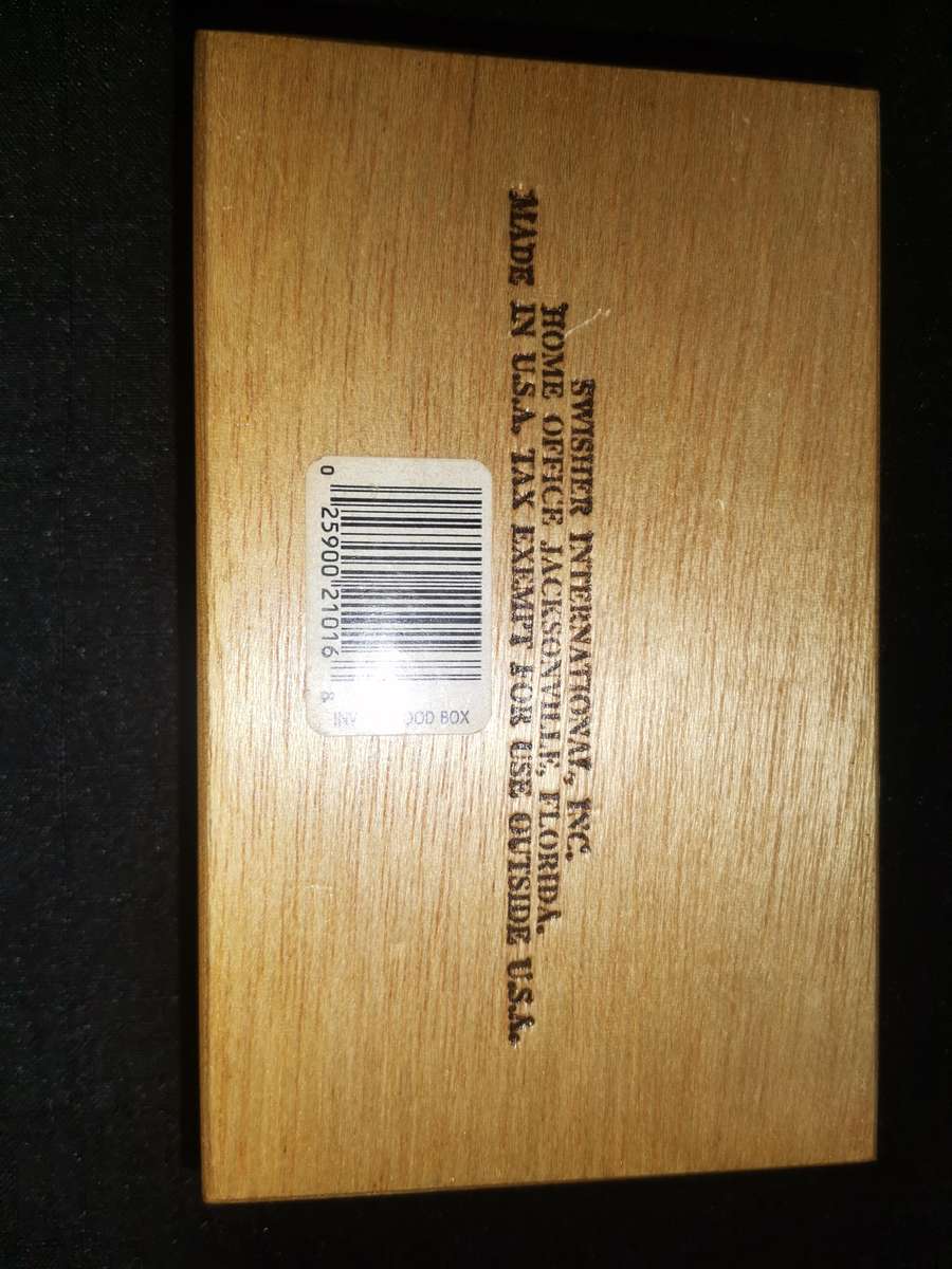 King Edward Invincible Deluxe Cigar Box  with Seven Cigars in Original Box