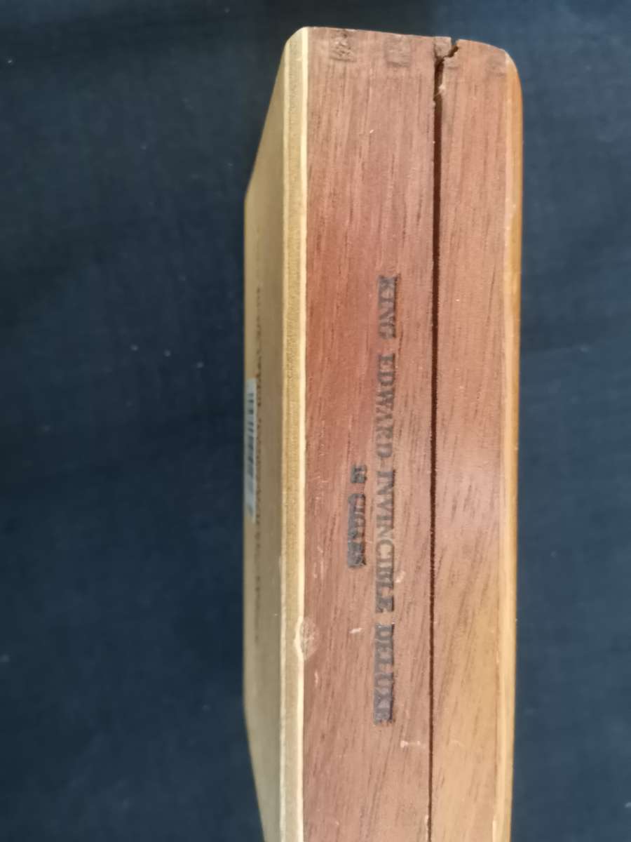 King Edward Invincible Deluxe Cigar Box  with Seven Cigars in Original Box