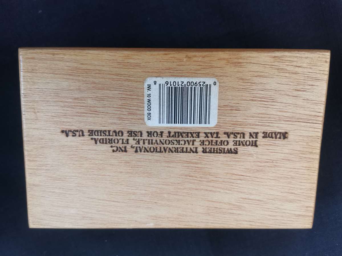 King Edward Invincible Deluxe Cigar Box  with Seven Cigars in Original Box