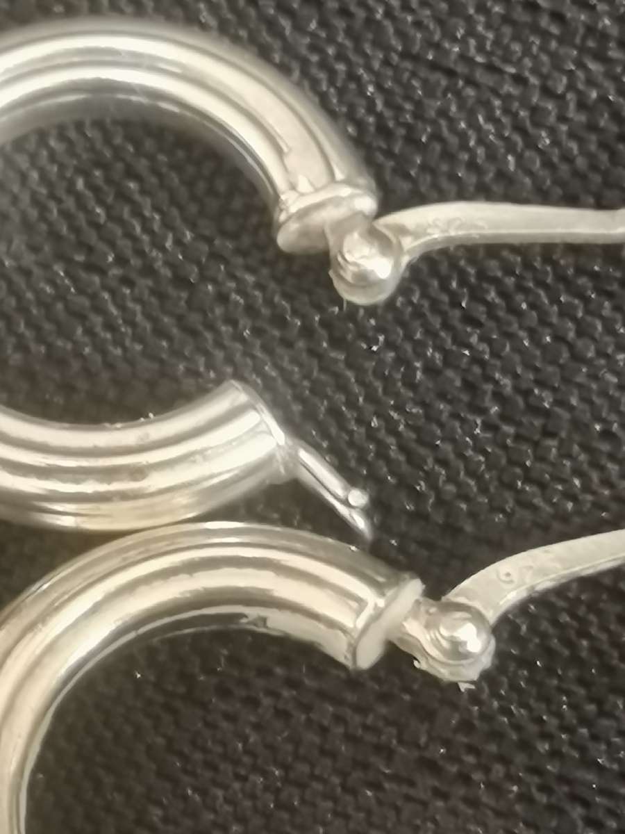 Stunning Siver 925 Hoop Earrings in Great Condition 3.7 grams